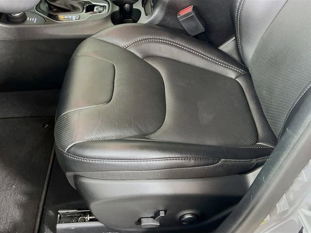 Used 2023 Jeep Cherokee Altitude Lux AWD/4WD image 20