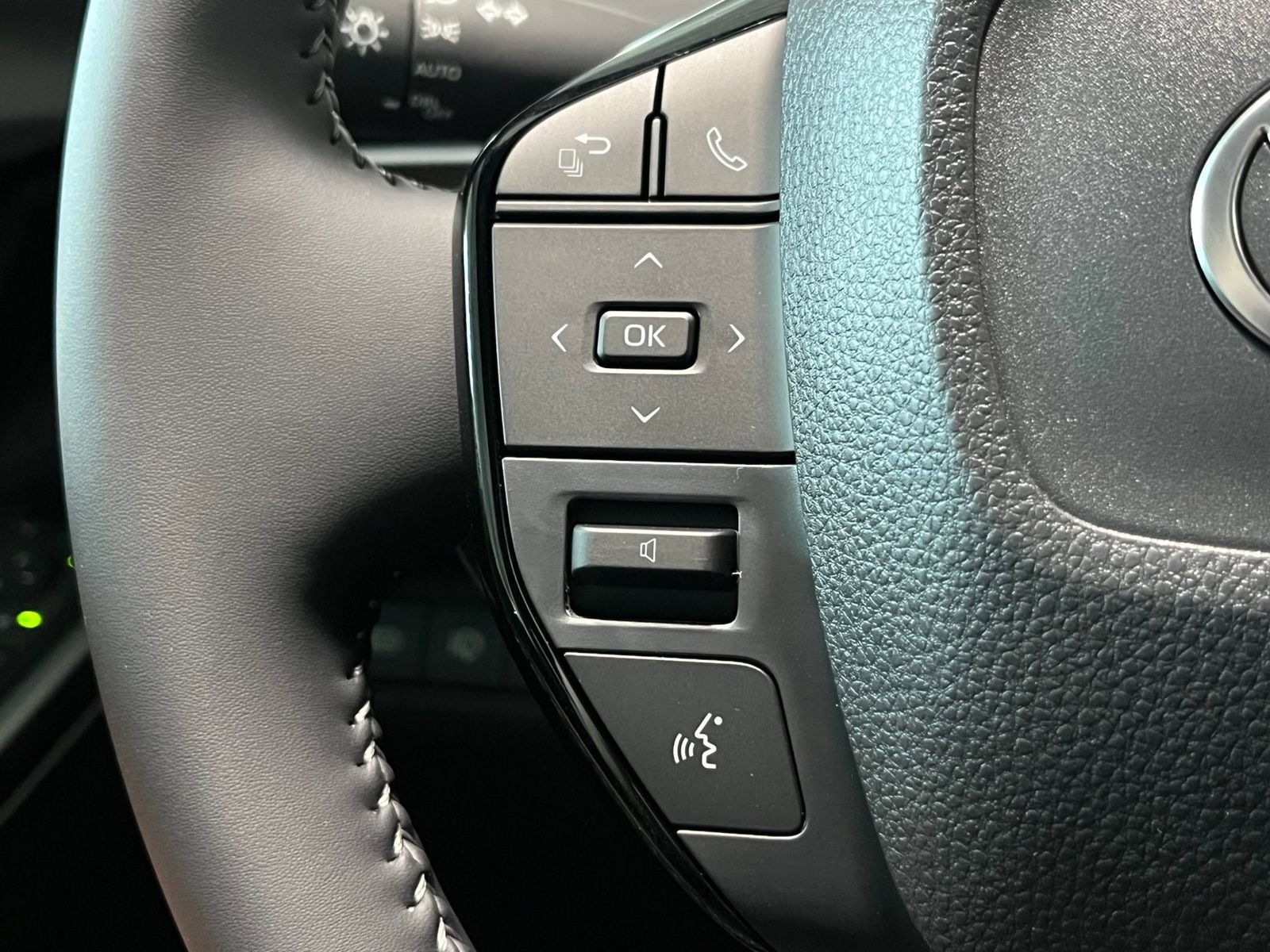 New 2026 Toyota C-HR AWD/4WD image 31