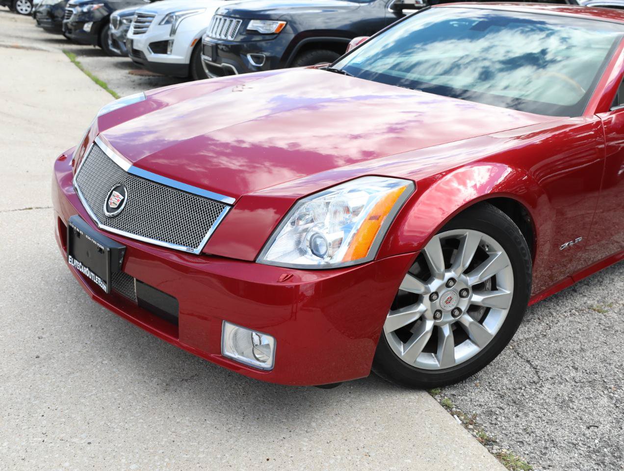 Used 2005 Cadillac XLR RWD image 2