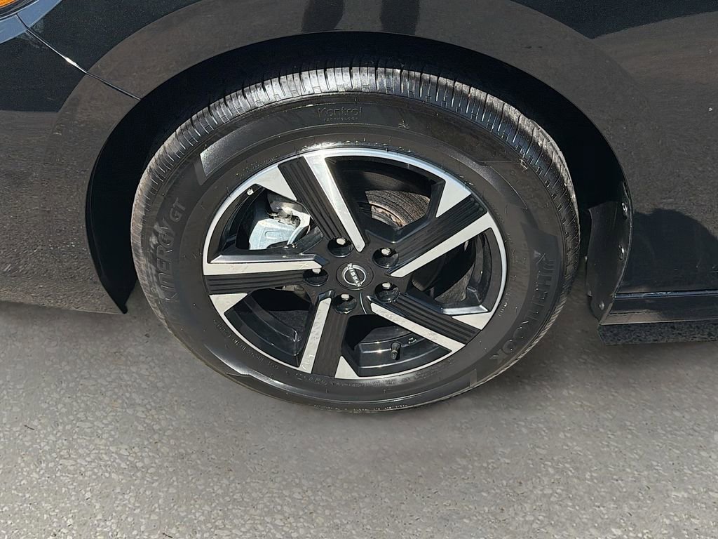 Used 2025 Nissan Sentra SV FWD image 38