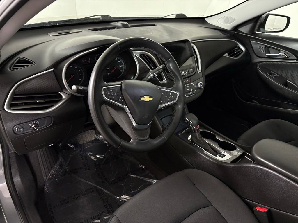 Used 2023 Chevrolet Malibu RS FWD image 19