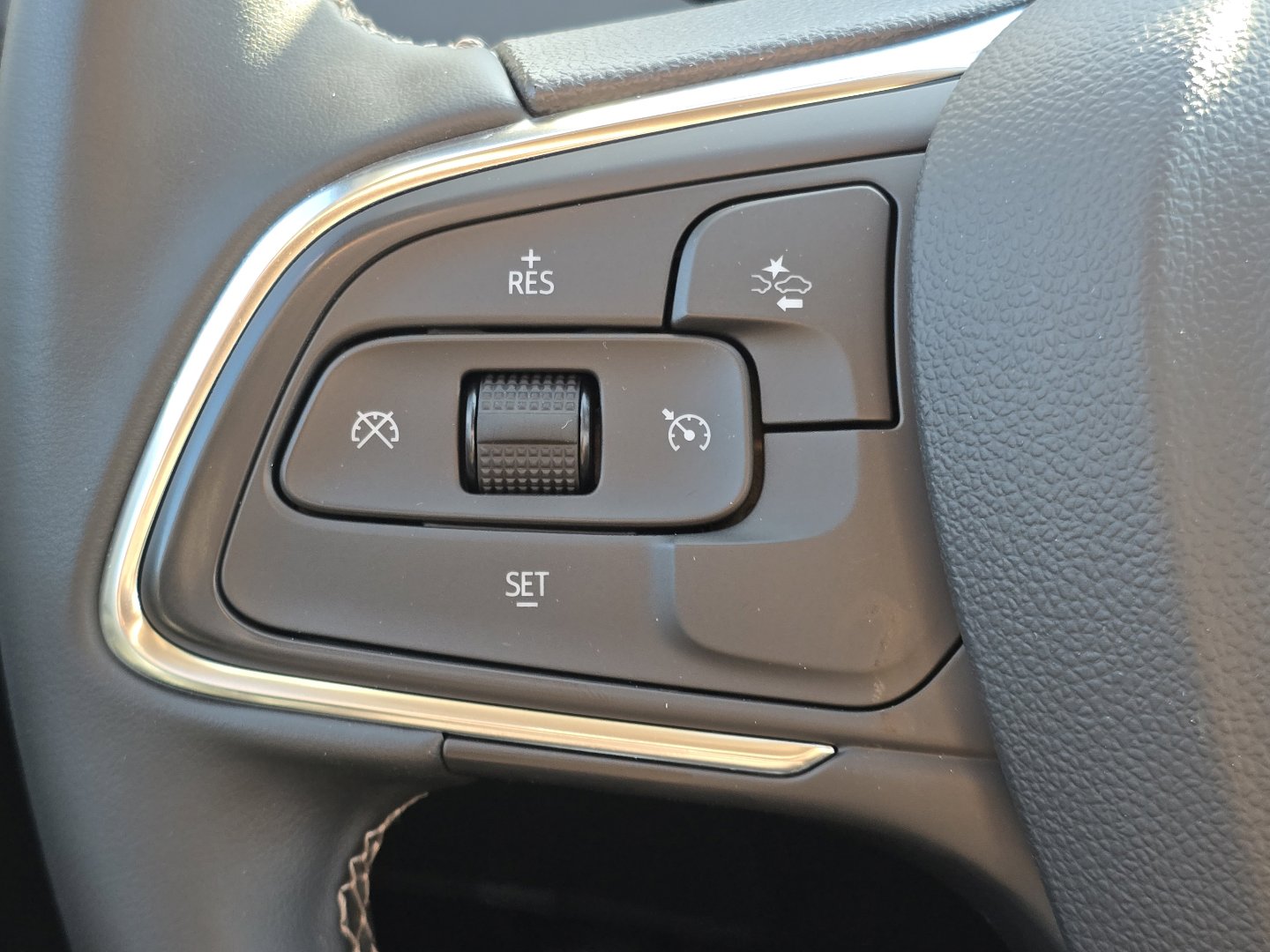 Used 2025 Buick Encore GX Preferred image 11