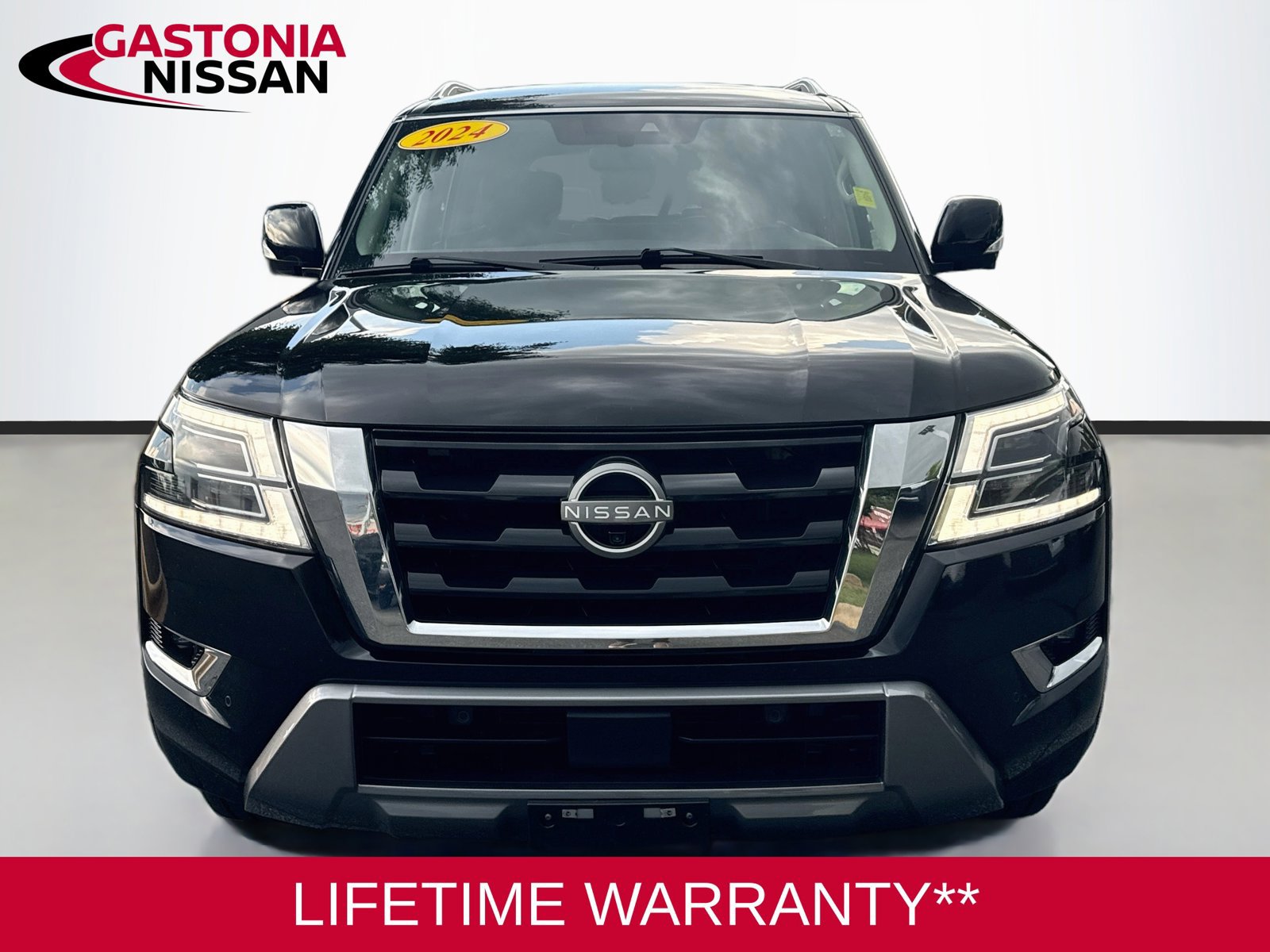 Used 2024 Nissan Armada SL w/ Captain's Chairs Package AWD/4WD image 2