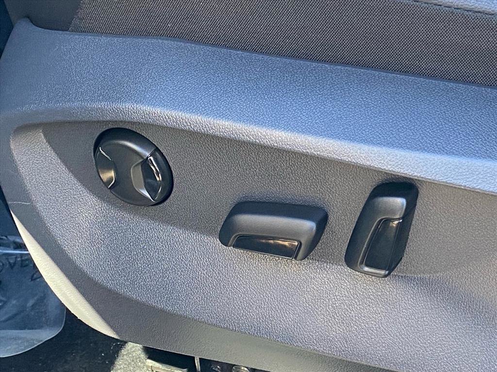 Certified 2022 Volkswagen Tiguan SE image 12