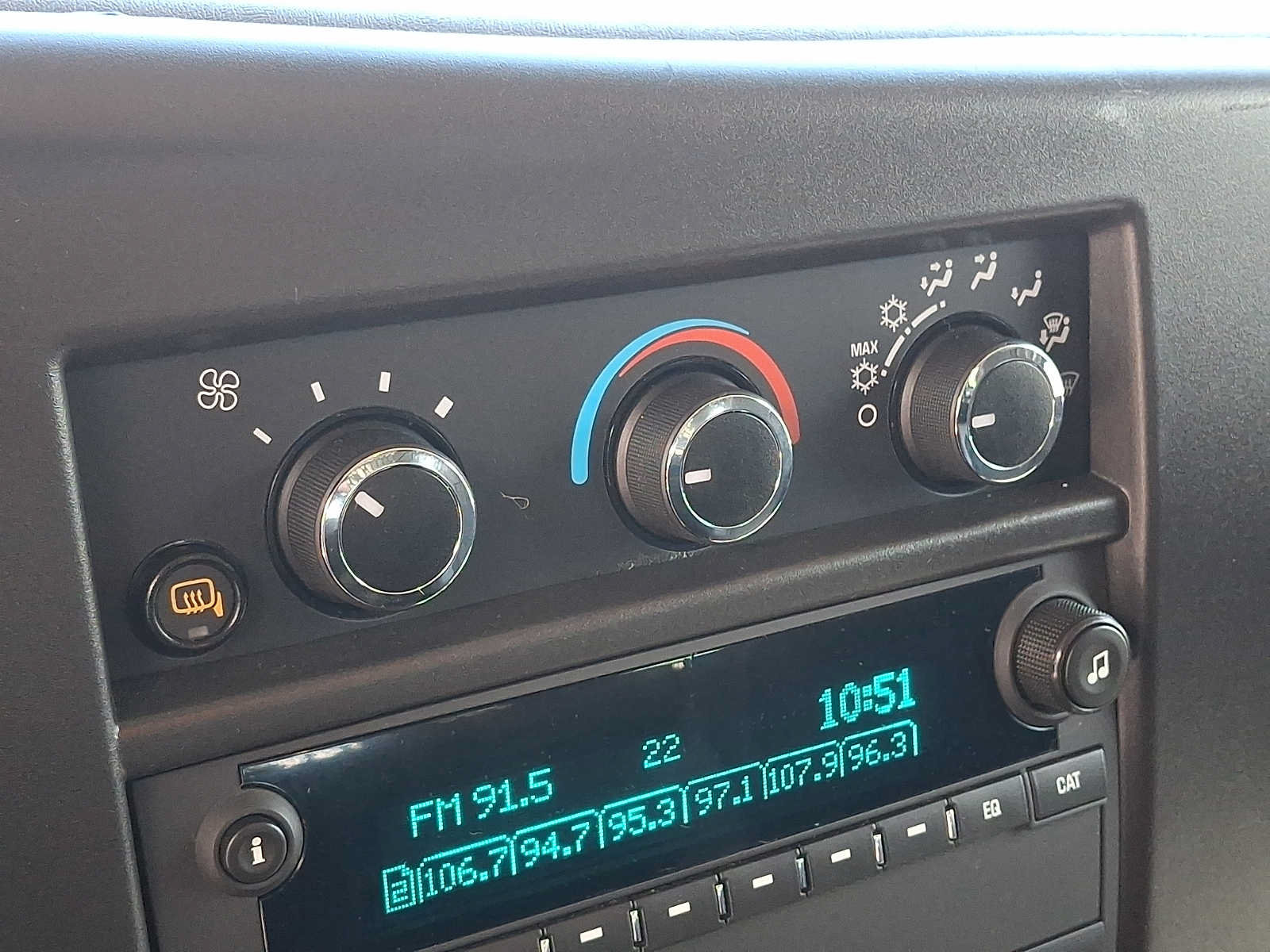 Used 2025 Chevrolet Express 2500 w/ Driver Convenience Package RWD image 16