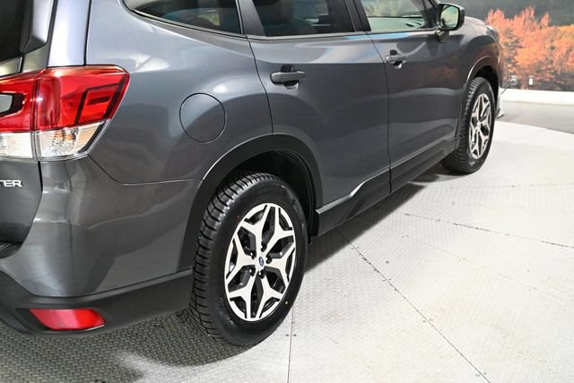 Used 2023 Subaru Forester Premium AWD/4WD image 9