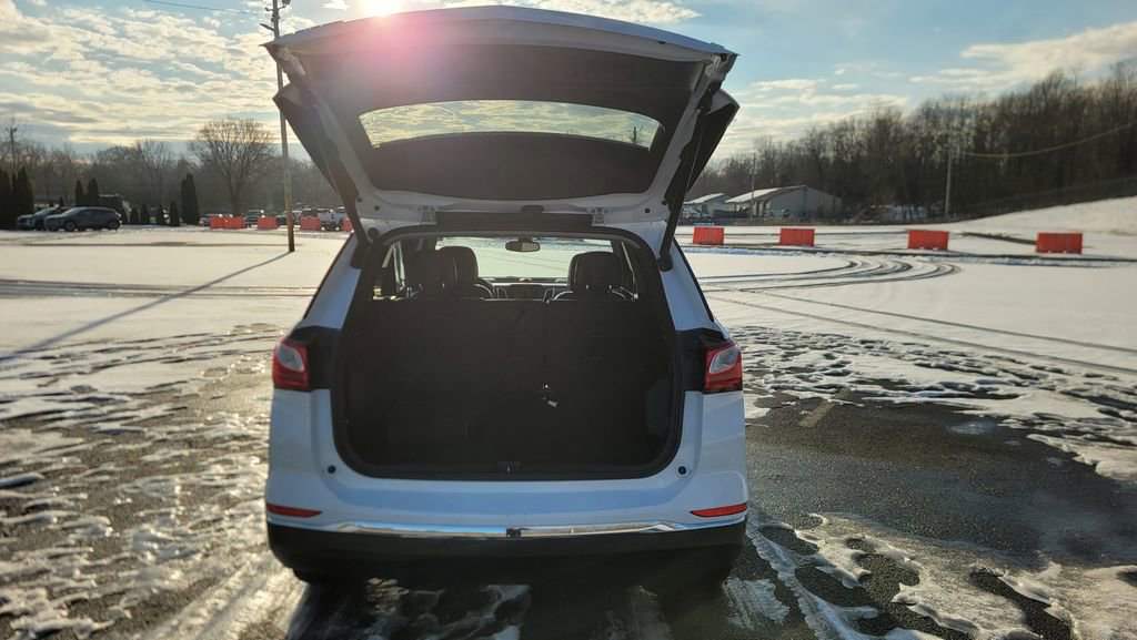 Used 2020 Chevrolet Equinox LT w/ Sport Edition image 11