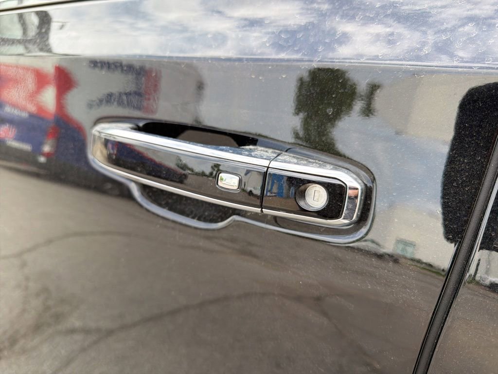 New 2026 Chevrolet Suburban Premier AWD/4WD image 10