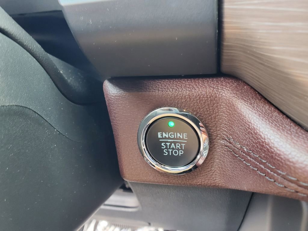 Used 2023 Ford Expedition Limited image 29