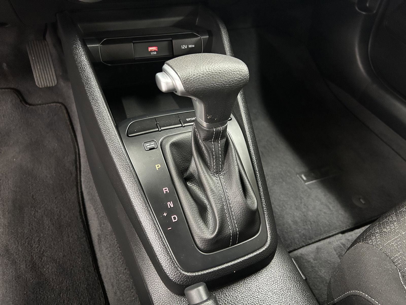 Used 2022 Kia Rio LX image 16