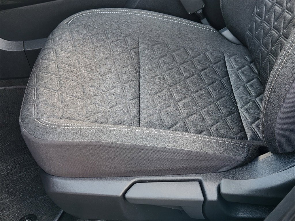 Used 2025 Nissan Kicks SV image 23