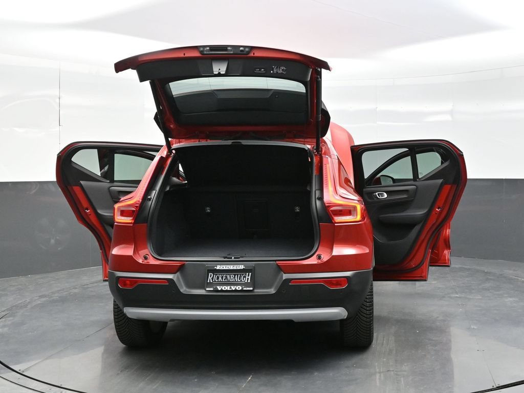 Used 2020 Volvo XC40 T5 Momentum w/ Protection Package Premier AWD/4WD image 42