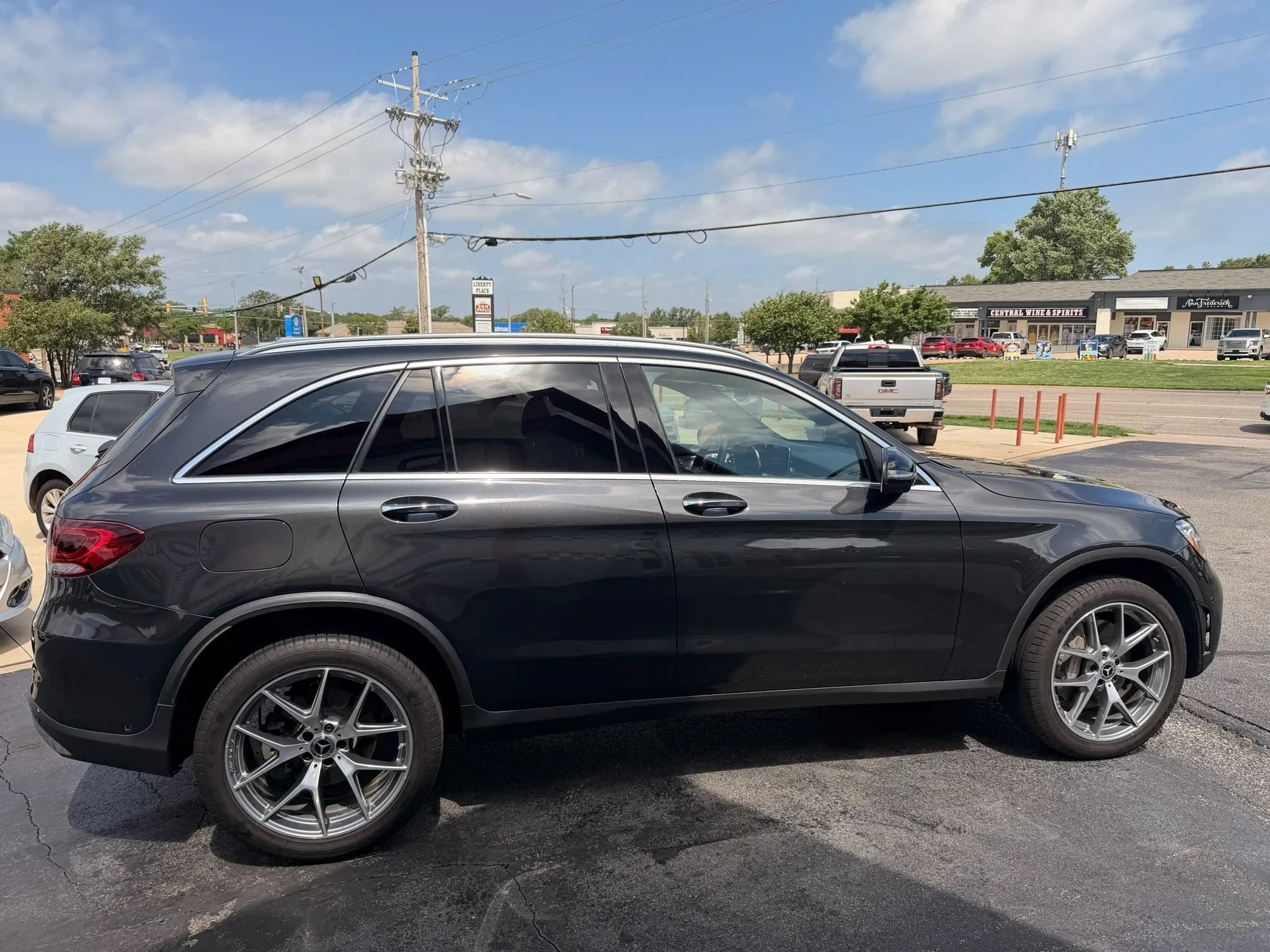 Used 2020 Mercedes-Benz GLC 300 4MATIC image 7