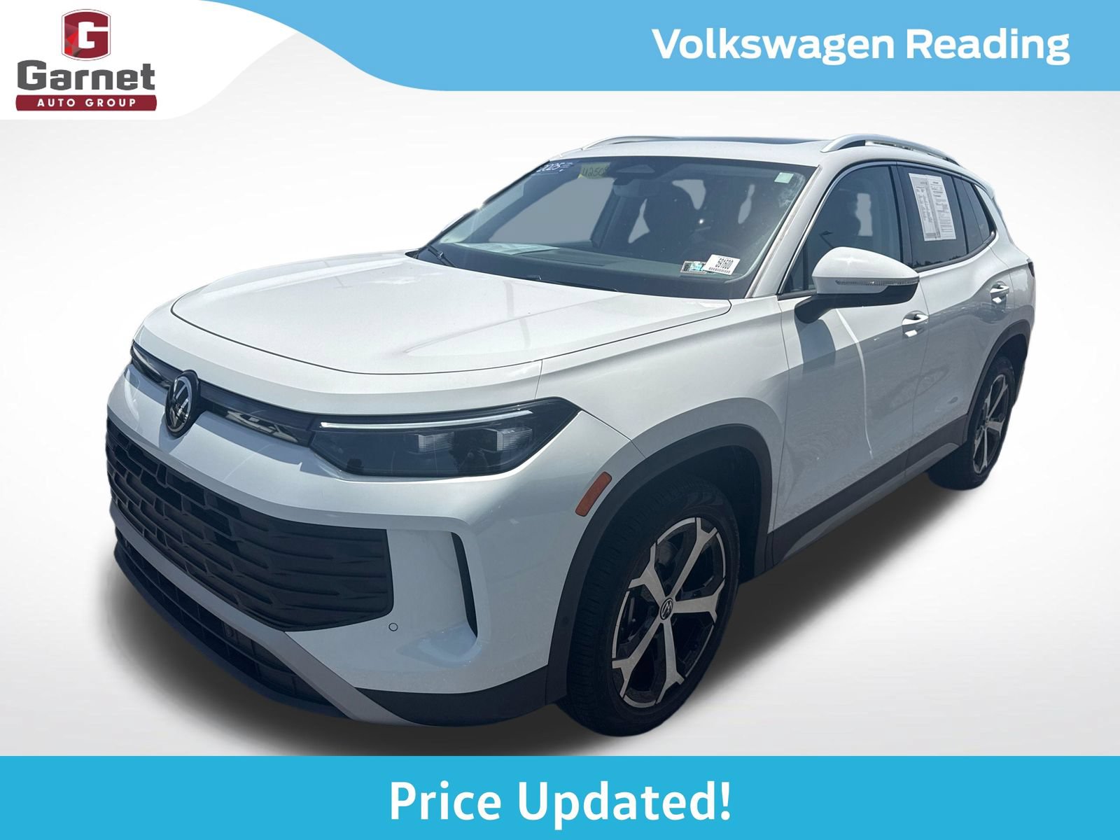 Certified 2025 Volkswagen Tiguan SE w/ Panoramic Sunroof Package