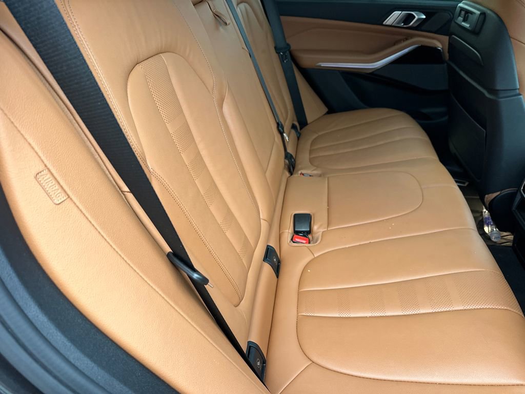 Used 2021 BMW X5 xDrive40i w/ Executive Package image 15