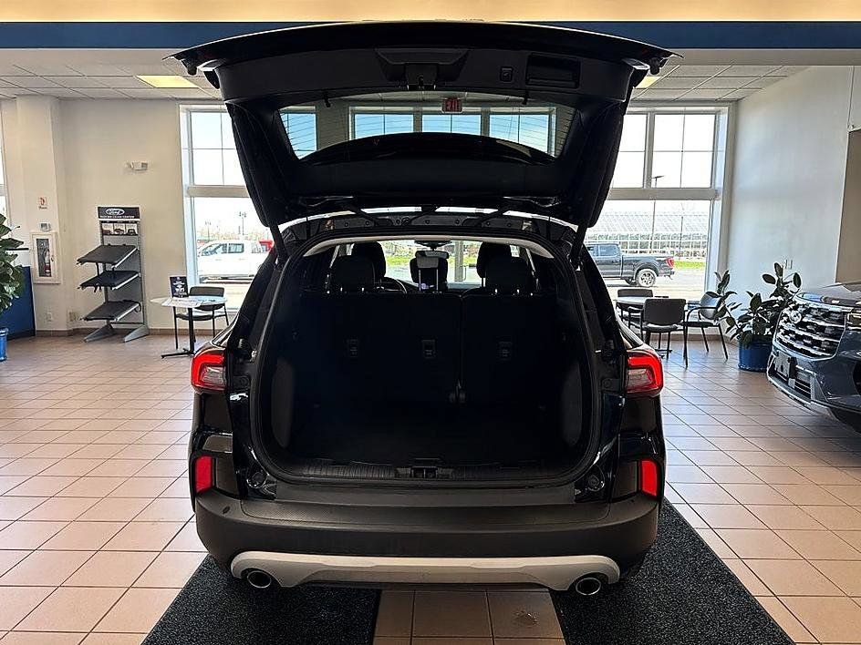 Used 2024 Ford Escape Active AWD/4WD image 30