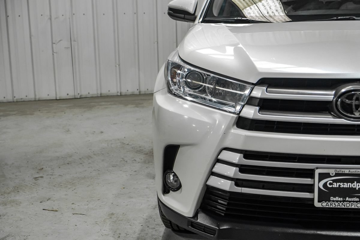 Used 2018 Toyota Highlander XLE FWD image 46
