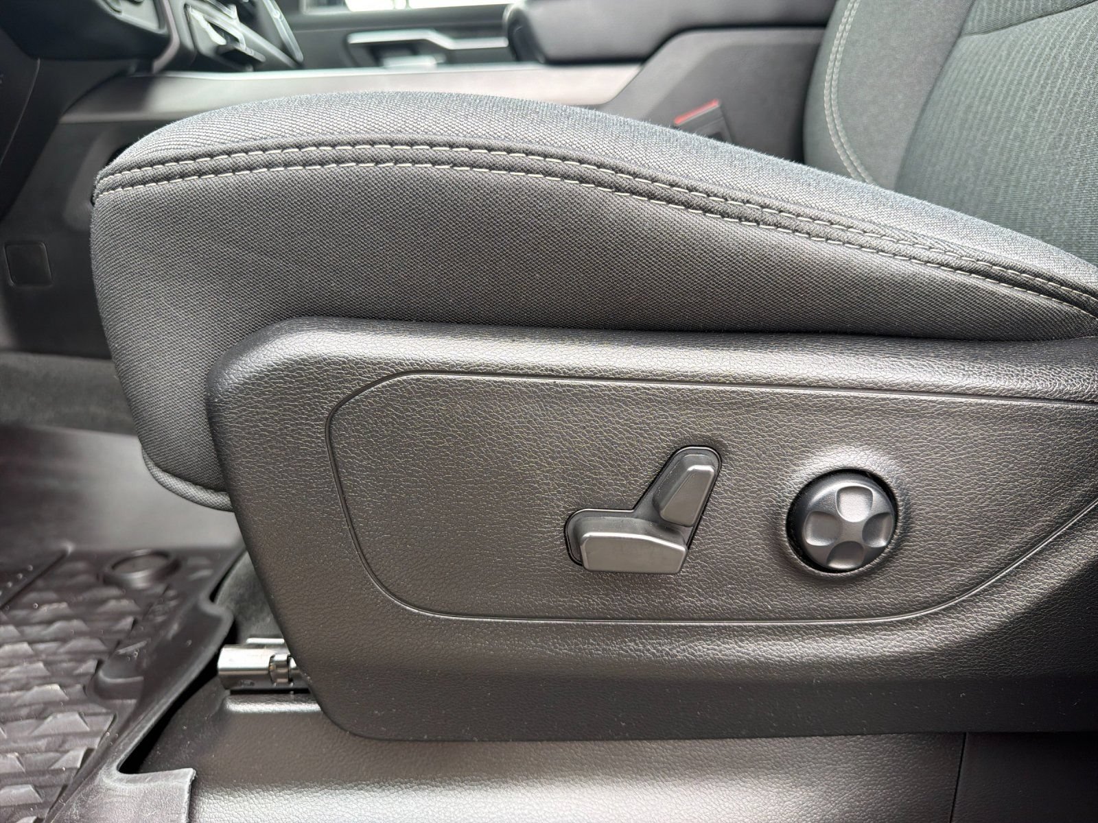 Used 2021 RAM 1500 Big Horn AWD/4WD image 12