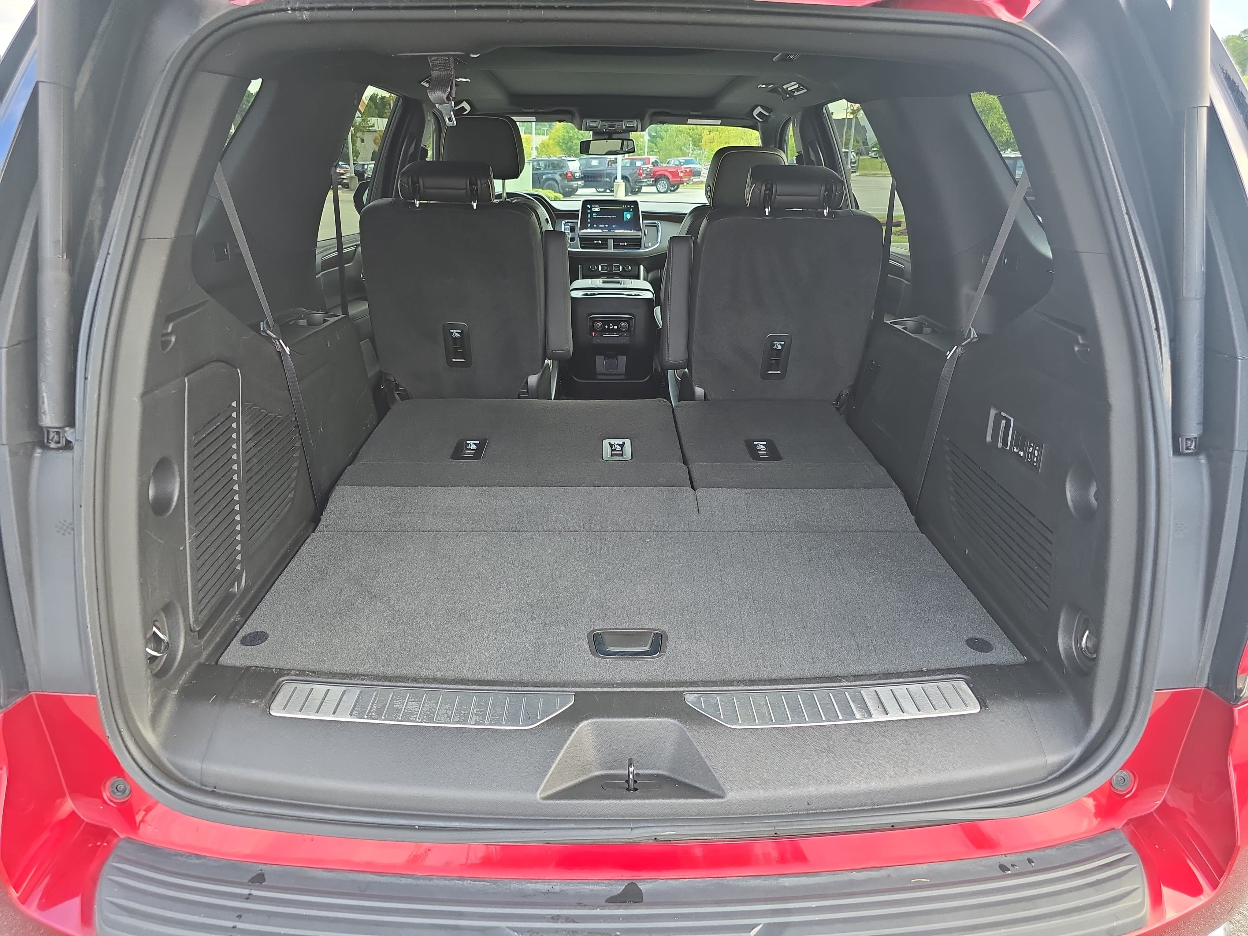 Used 2023 Chevrolet Tahoe Premier AWD/4WD image 13