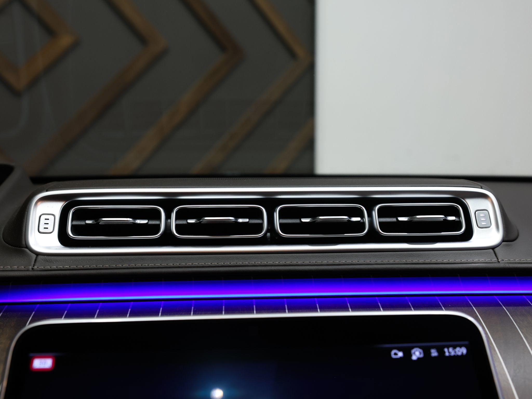 Used 2024 Mercedes-Benz Maybach S 580 4MATIC image 38