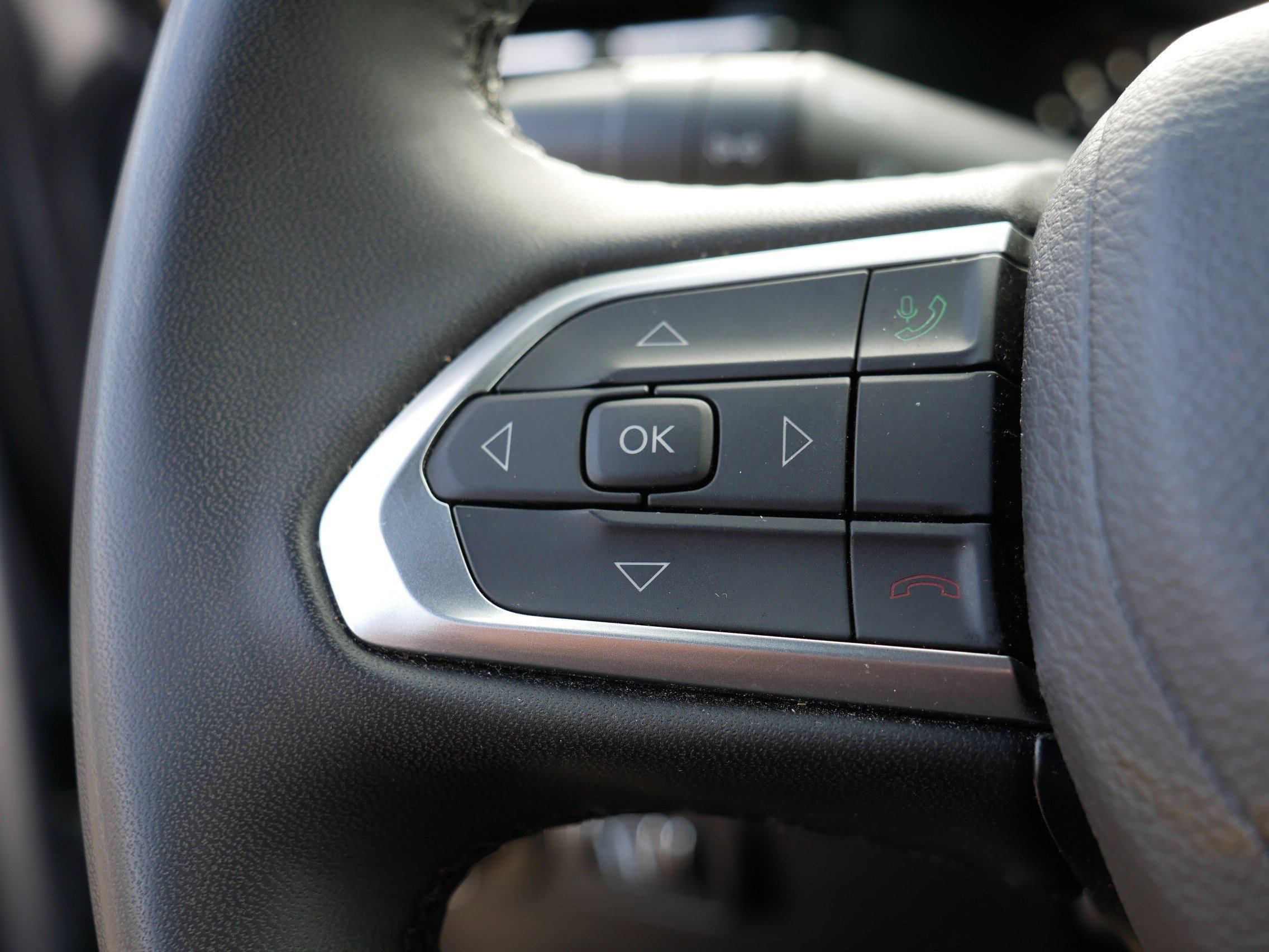 Used 2024 Jeep Compass Limited image 28