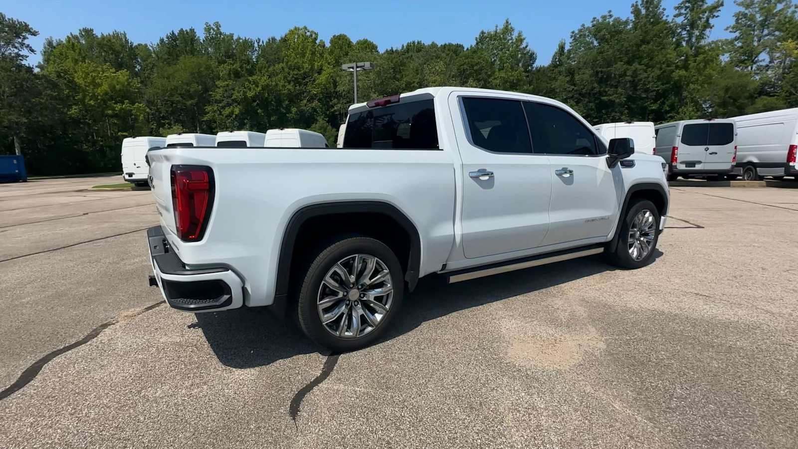 Certified 2026 GMC Sierra 1500 Denali w/ Denali Reserve Package AWD/4WD image 8