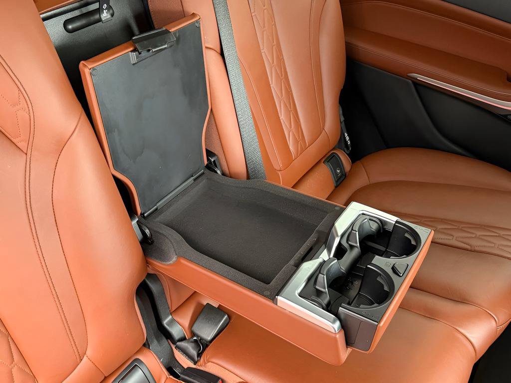 Used 2022 BMW X7 M50i AWD/4WD image 35