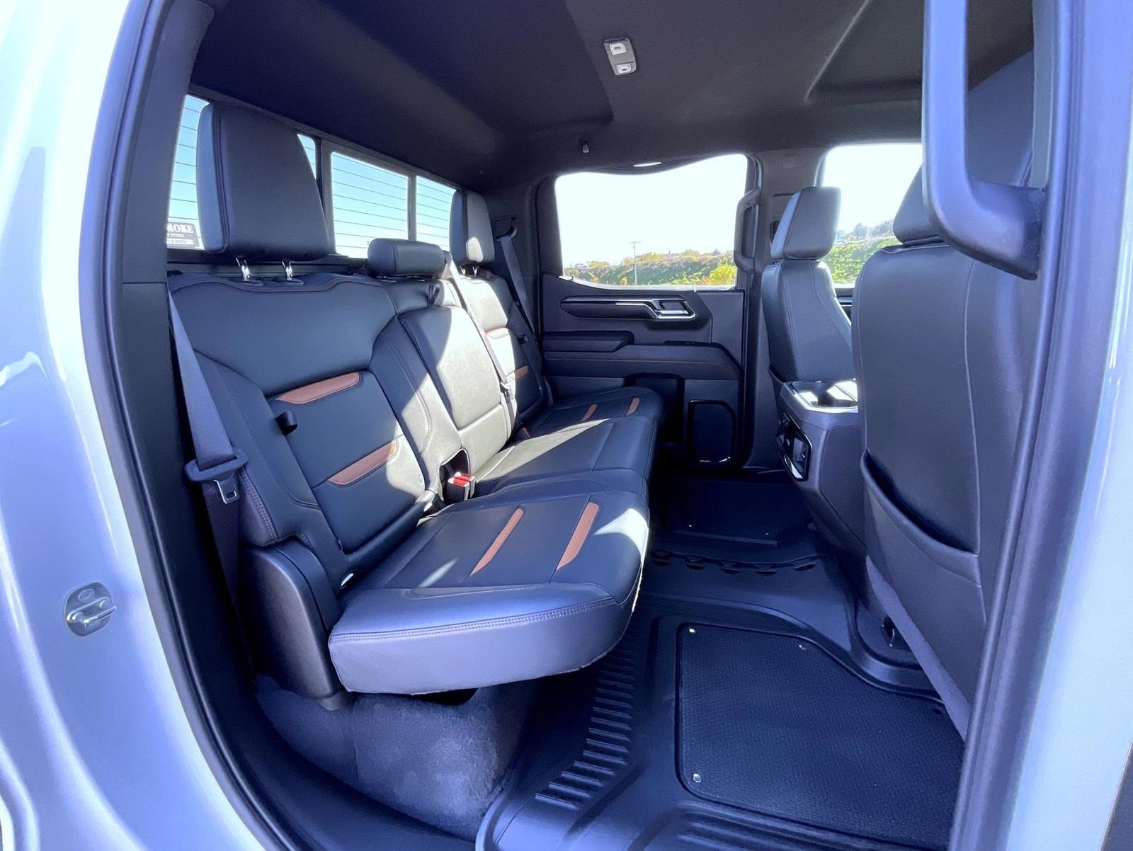 Certified 2024 GMC Sierra 1500 AT4 w/ Technology Package image 18