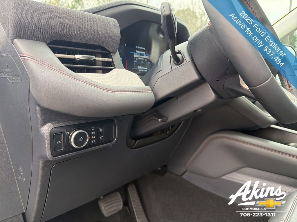 Used 2025 Ford Explorer Active w/ Active Comfort Package AWD/4WD image 15