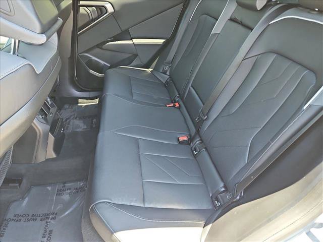 Certified 2025 BMW X3 xDrive30i w/ M Sport Package AWD/4WD image 24
