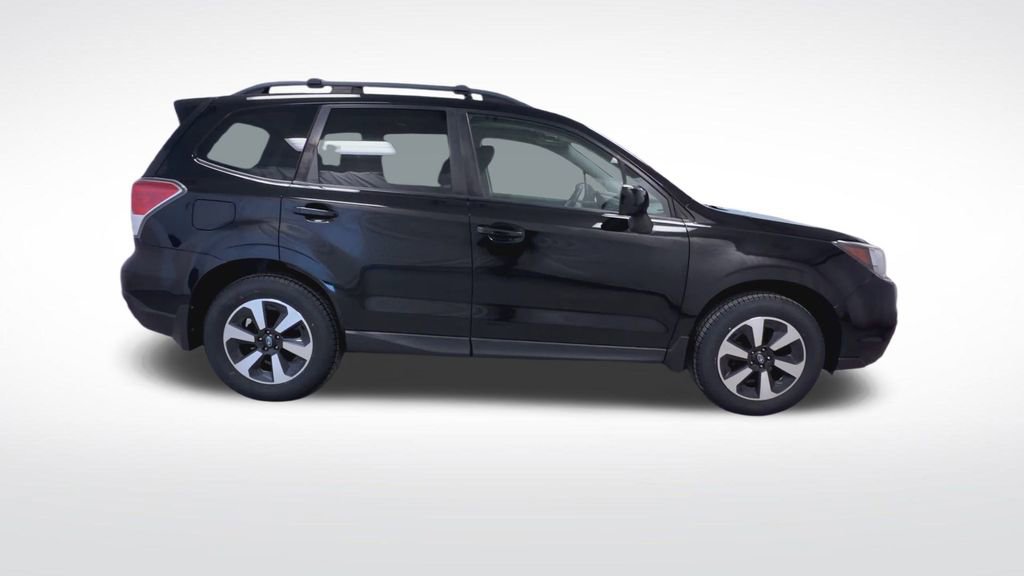 Used 2017 Subaru Forester 2.5i Premium w/ All-Weather Package image 9