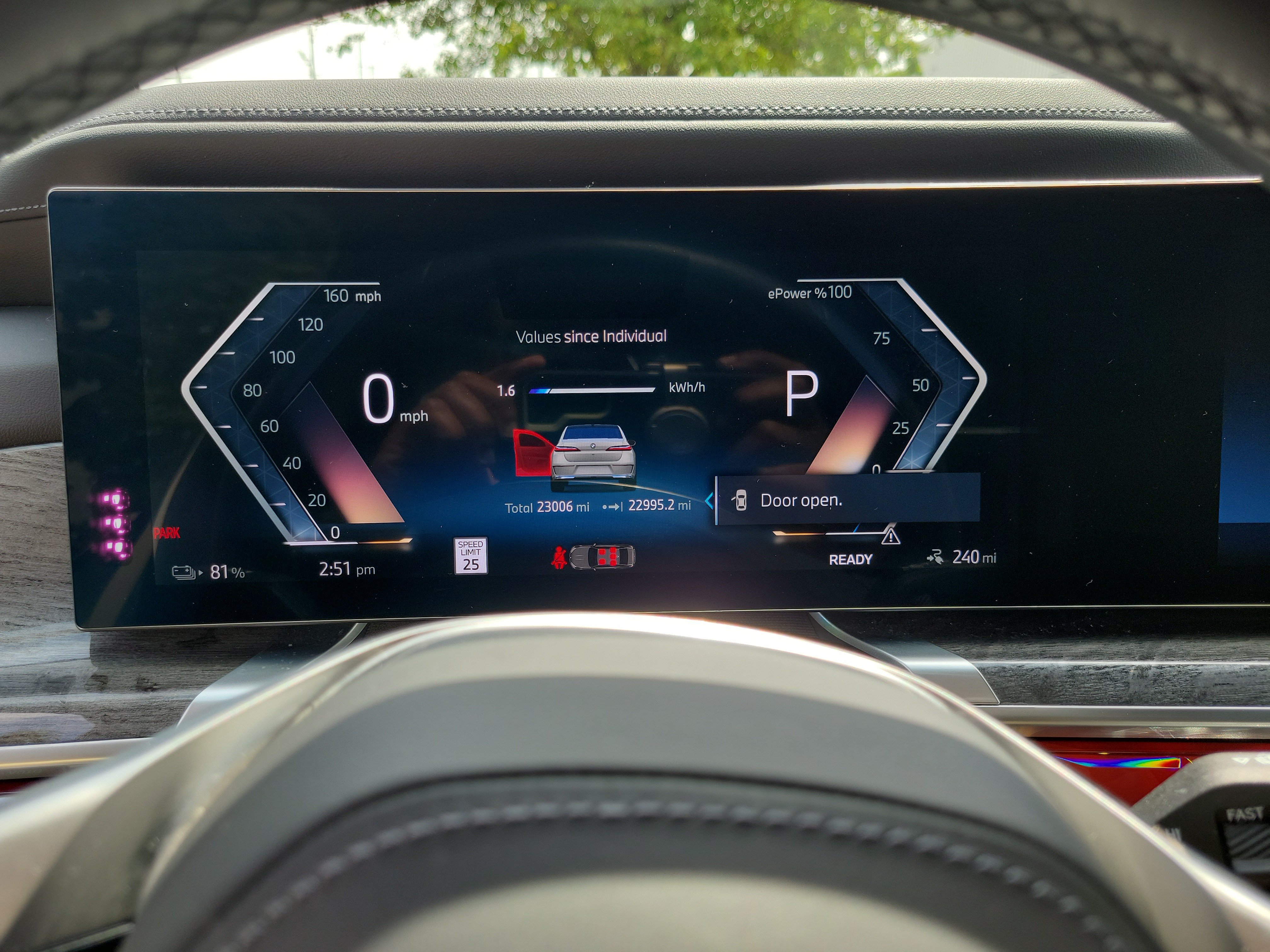 Certified 2024 BMW i7 xDrive60 w/ Executive Package AWD/4WD image 12