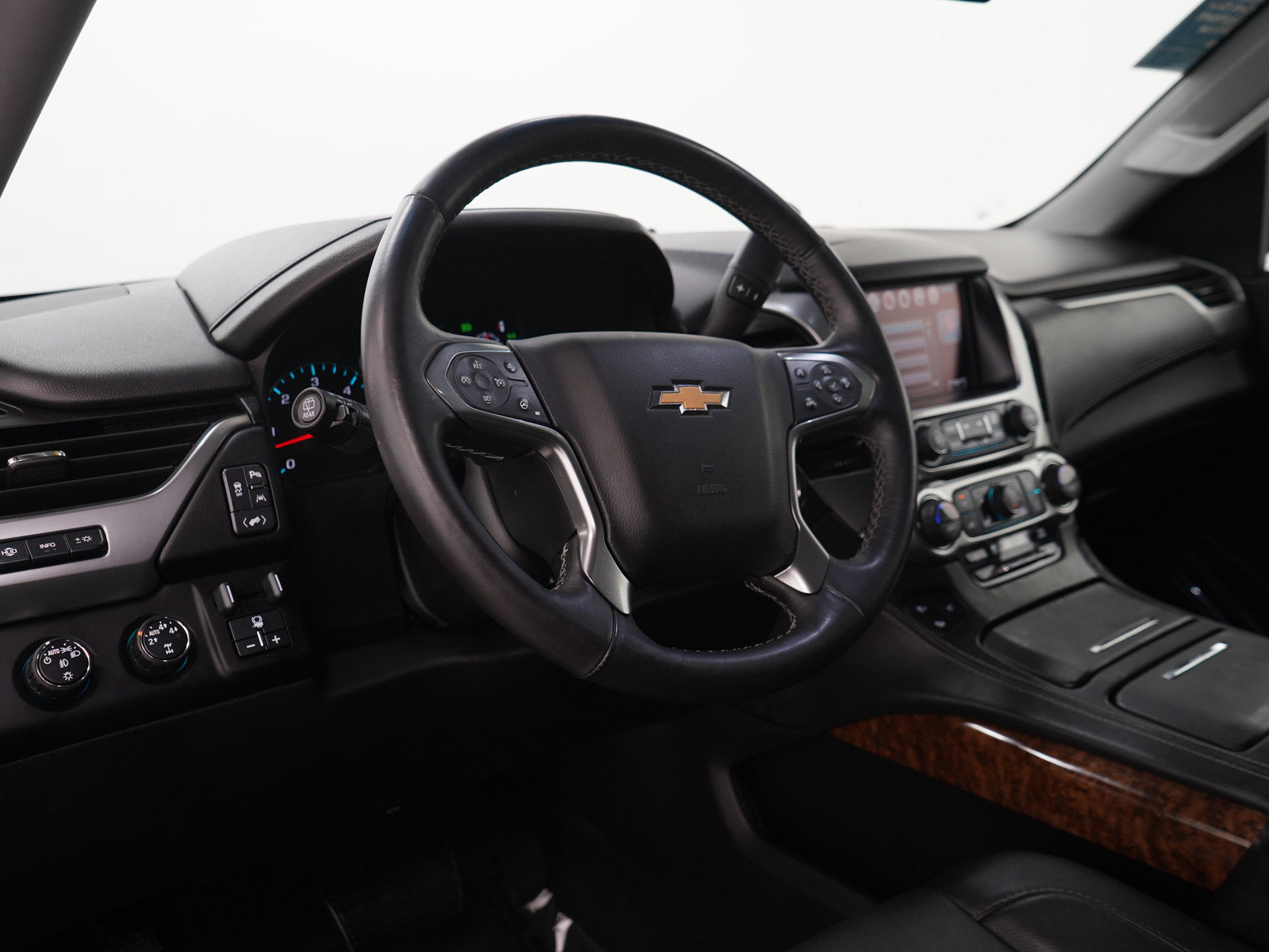 Used 2016 Chevrolet Suburban LTZ AWD/4WD image 30