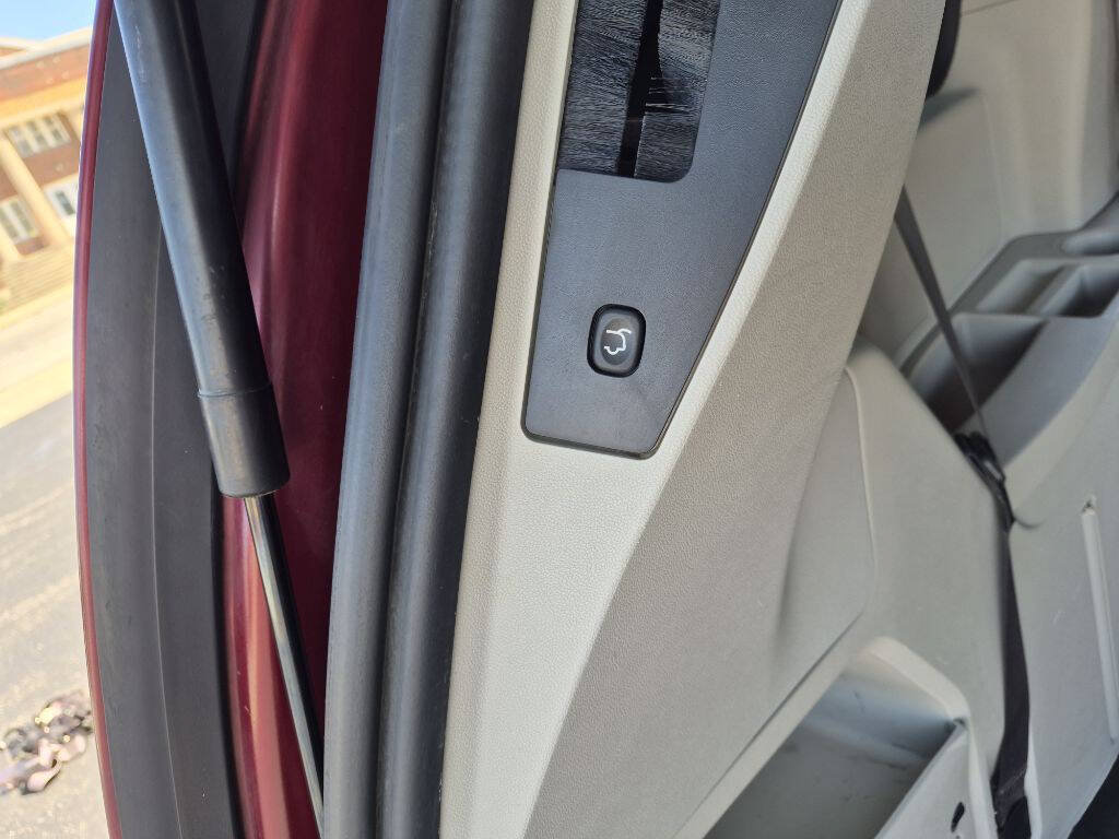 Used 2018 Dodge Grand Caravan SXT FWD image 35