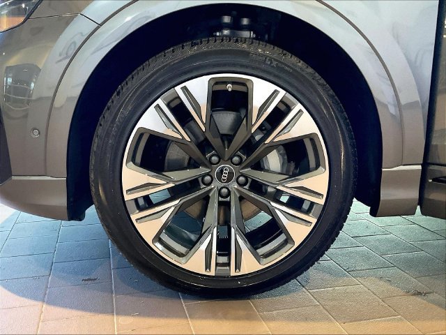 New 2027 Audi Q8 Premium Plus AWD/4WD image 14