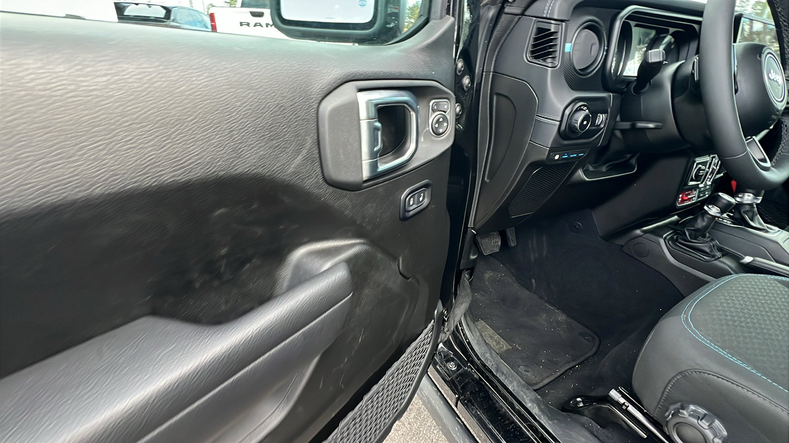 Used 2025 Jeep Wrangler 4xe Willys w/ Safety Group image 15
