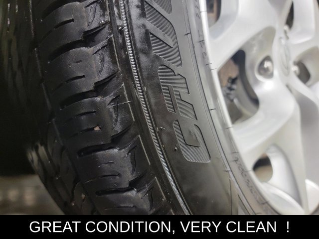 Used 2017 Chrysler Pacifica Touring Plus w/ Tire & Wheel Group FWD image 11