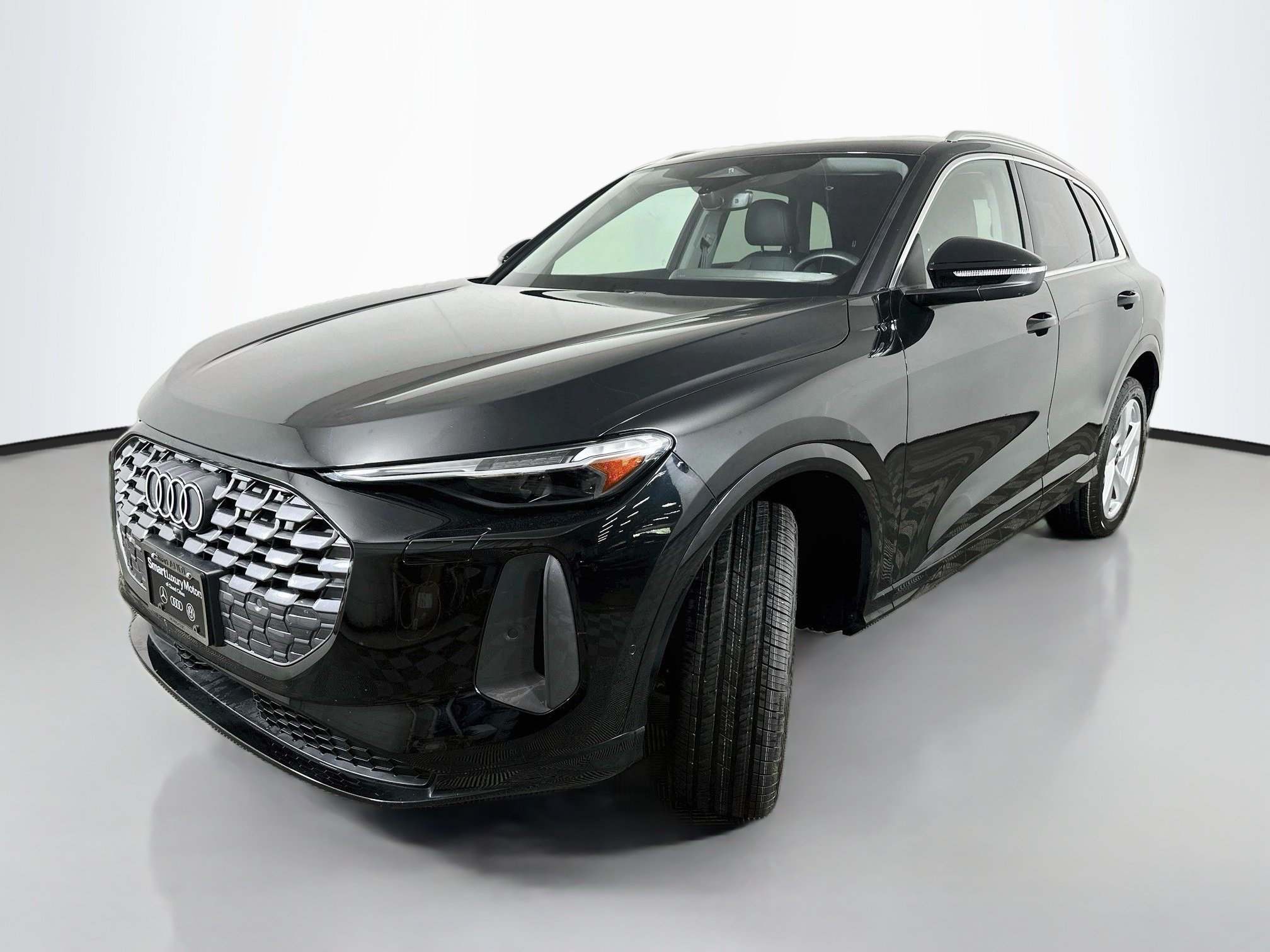 Used 2025 Audi Q5 Premium Plus w/ Premium Plus AWD/4WD image 3