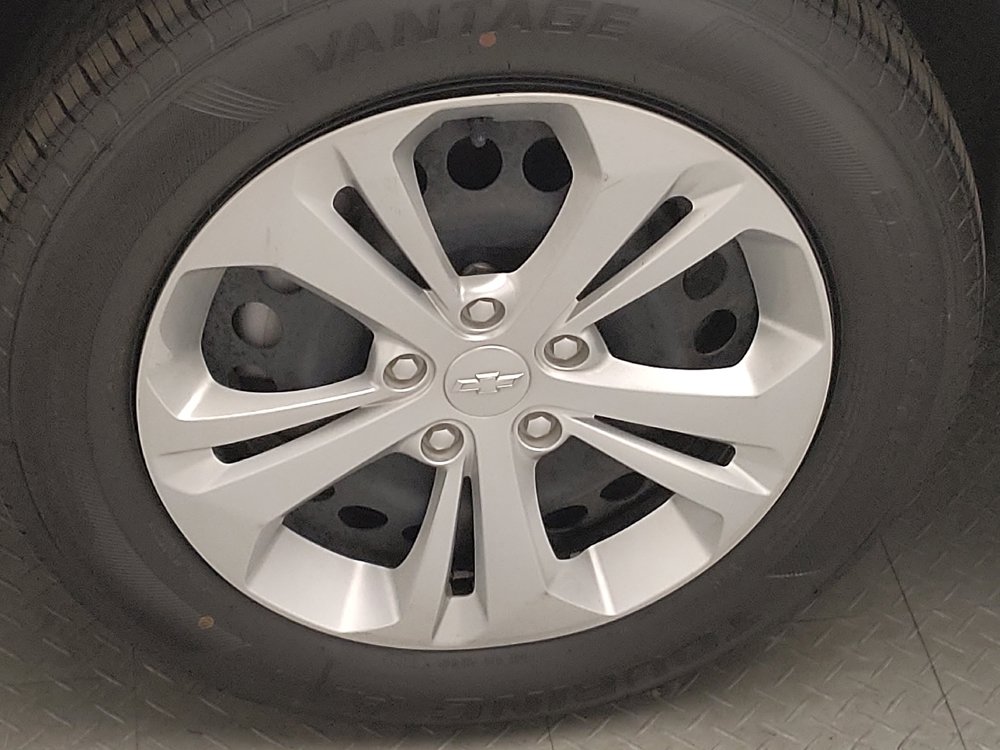 Used 2025 Chevrolet Trax LS FWD image 31