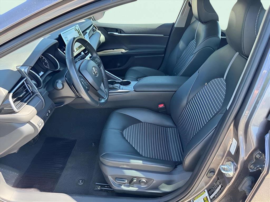 Used 2023 Toyota Camry SE image 10