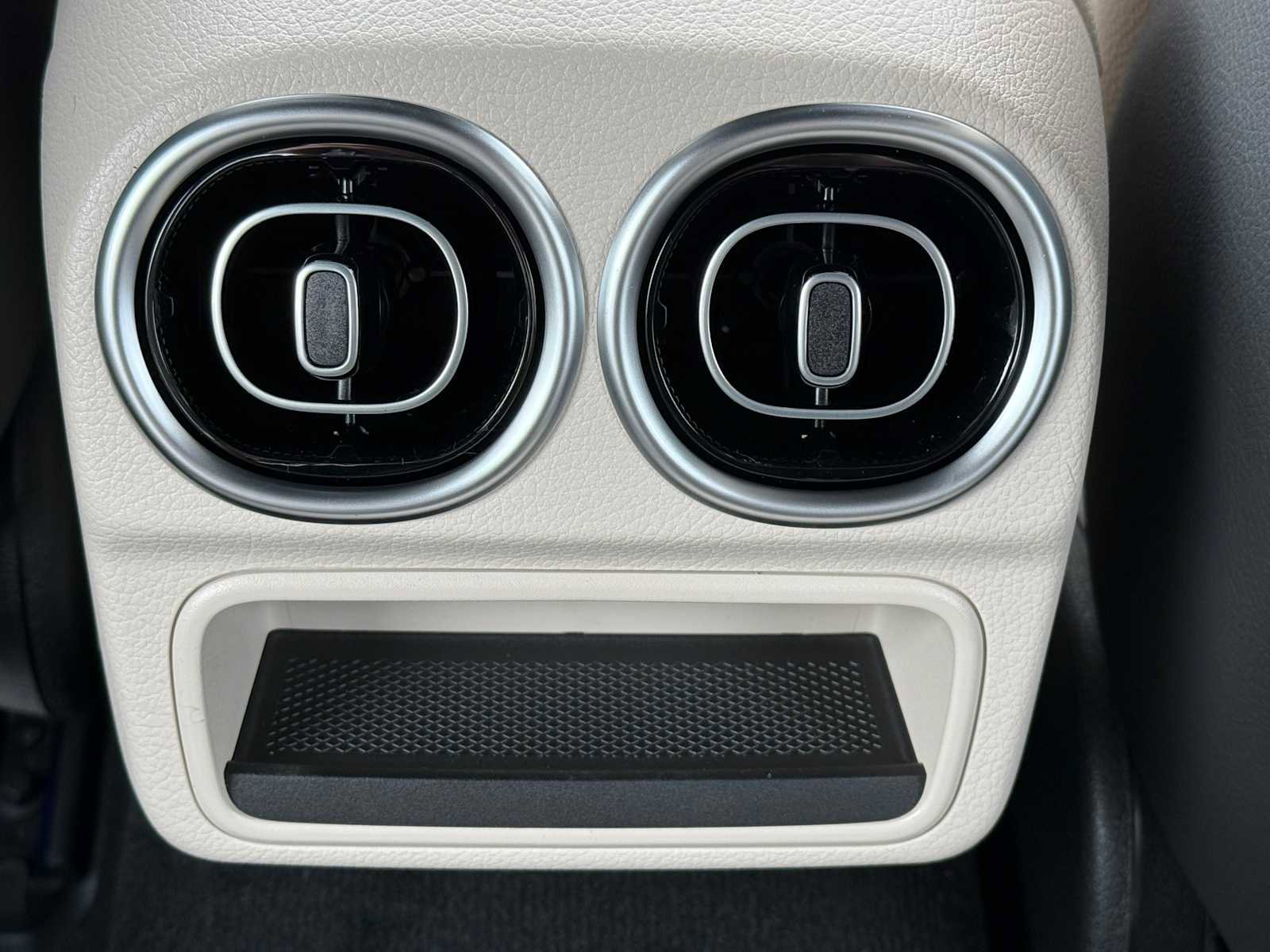 Used 2025 Mercedes-Benz C 300 4MATIC Sedan image 17