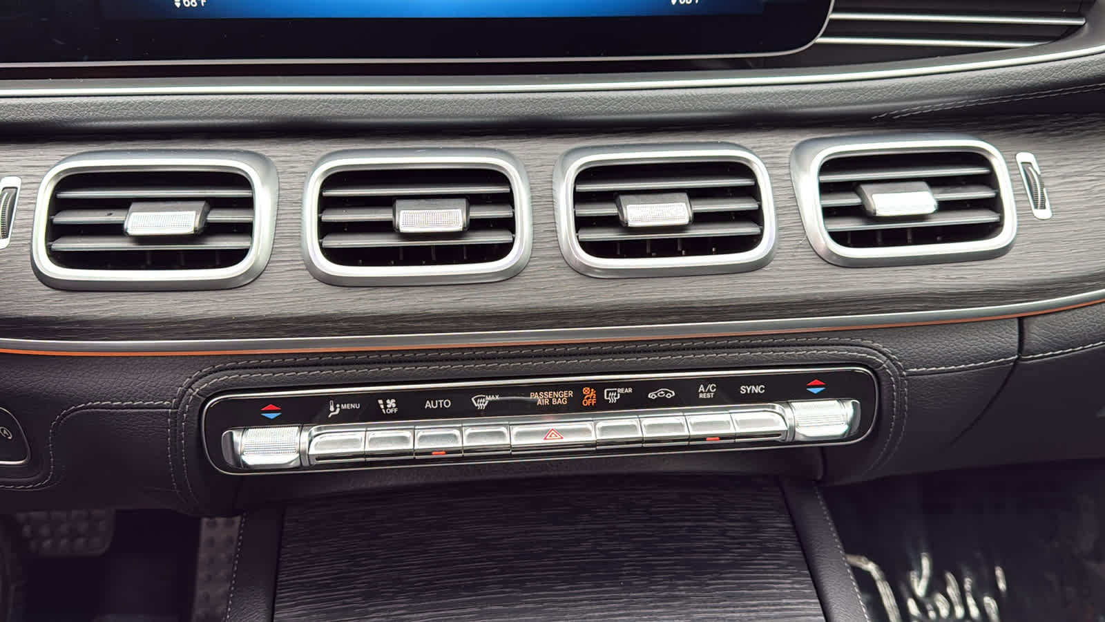 New 2026 Mercedes-Benz GLE 53 AMG 4MATIC Coupe image 23