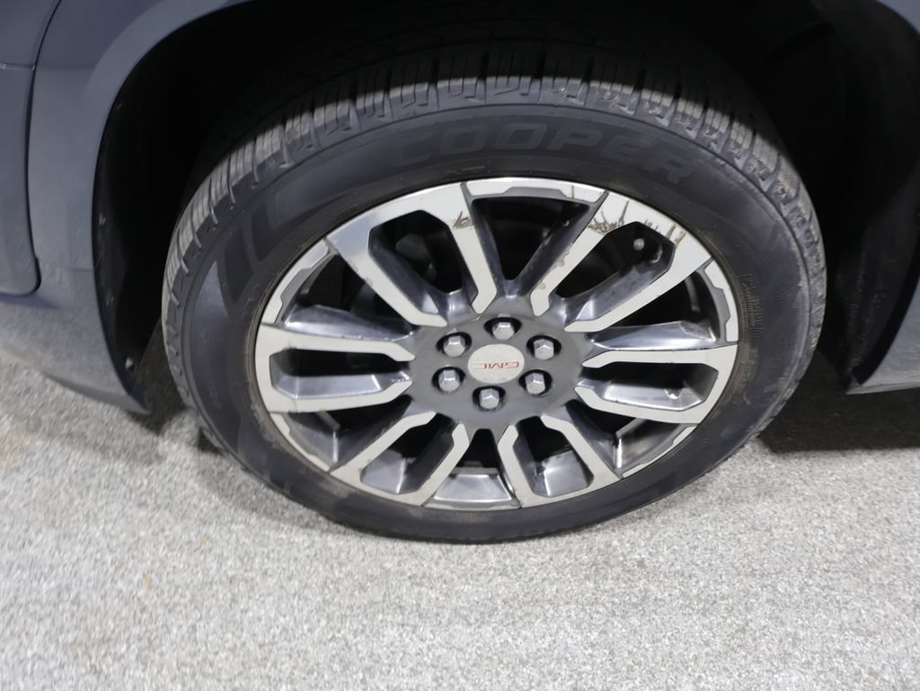Used 2020 GMC Acadia Denali w/ Technology Package AWD/4WD image 10