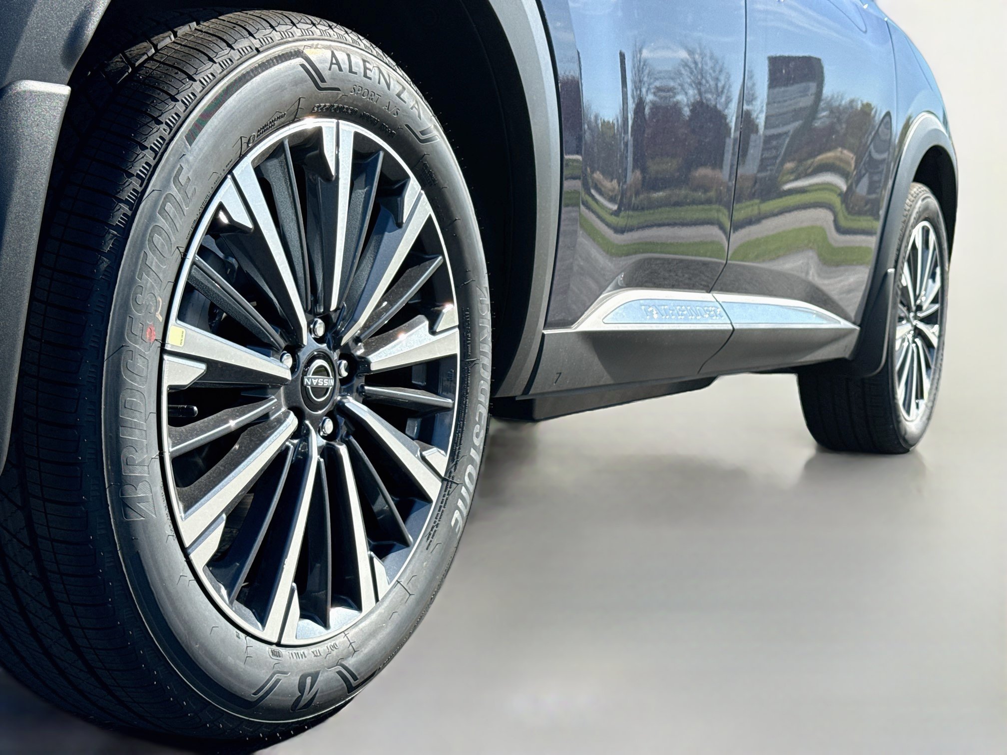 New 2026 Nissan Pathfinder Platinum AWD/4WD image 17