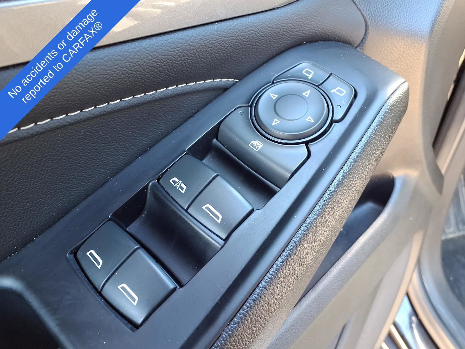 Used 2023 Chevrolet Traverse LT image 16