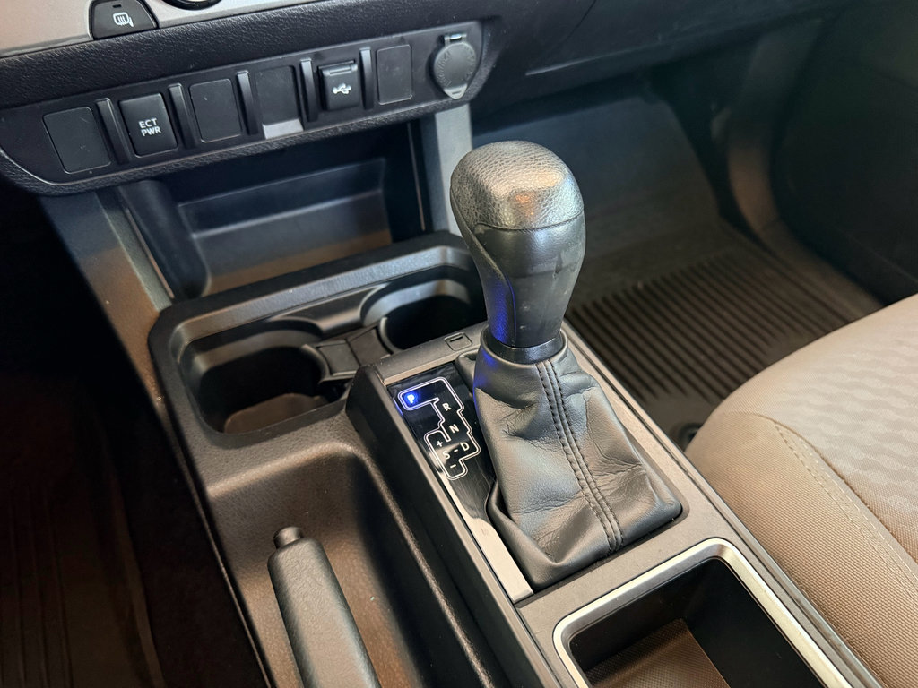 Used 2022 Toyota Tacoma SR w/ SR Convenience Package RWD image 19