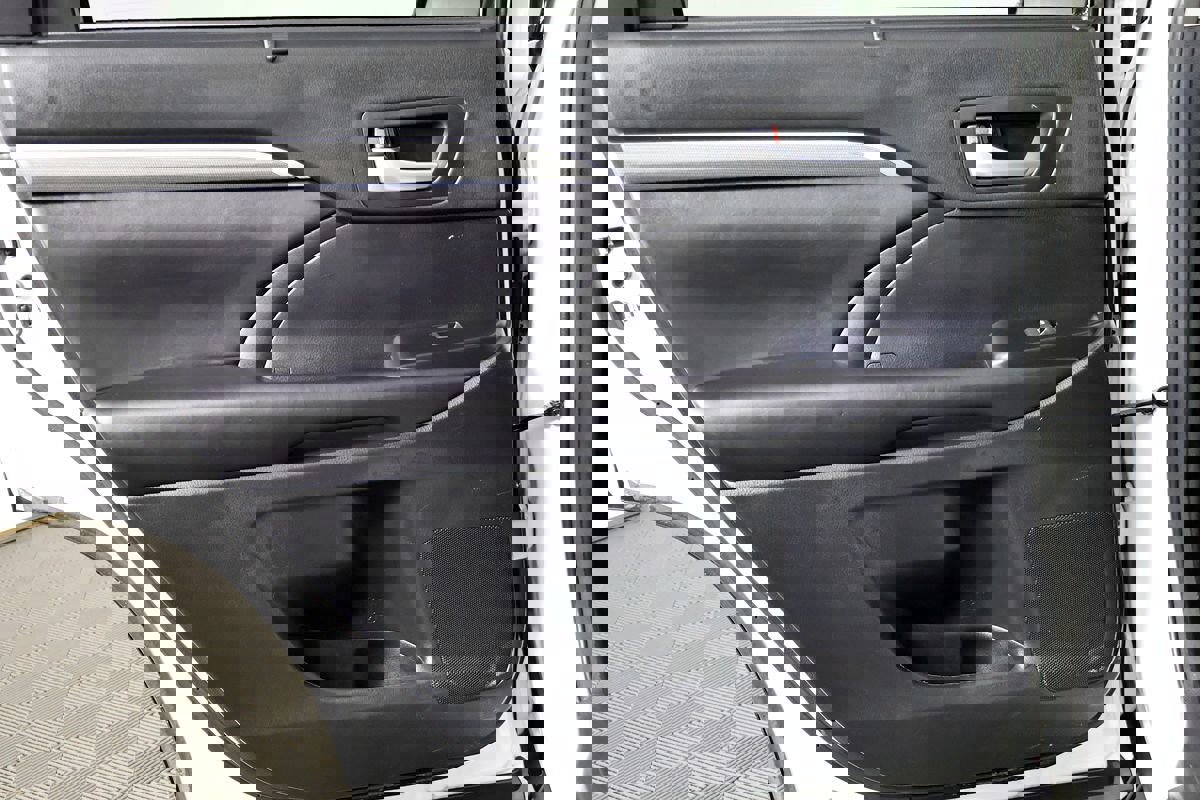 Used 2018 Toyota Highlander SE image 33