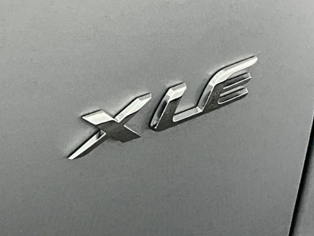 Used 2024 Toyota Corolla Cross XLE w/ Convenience Package FWD image 26