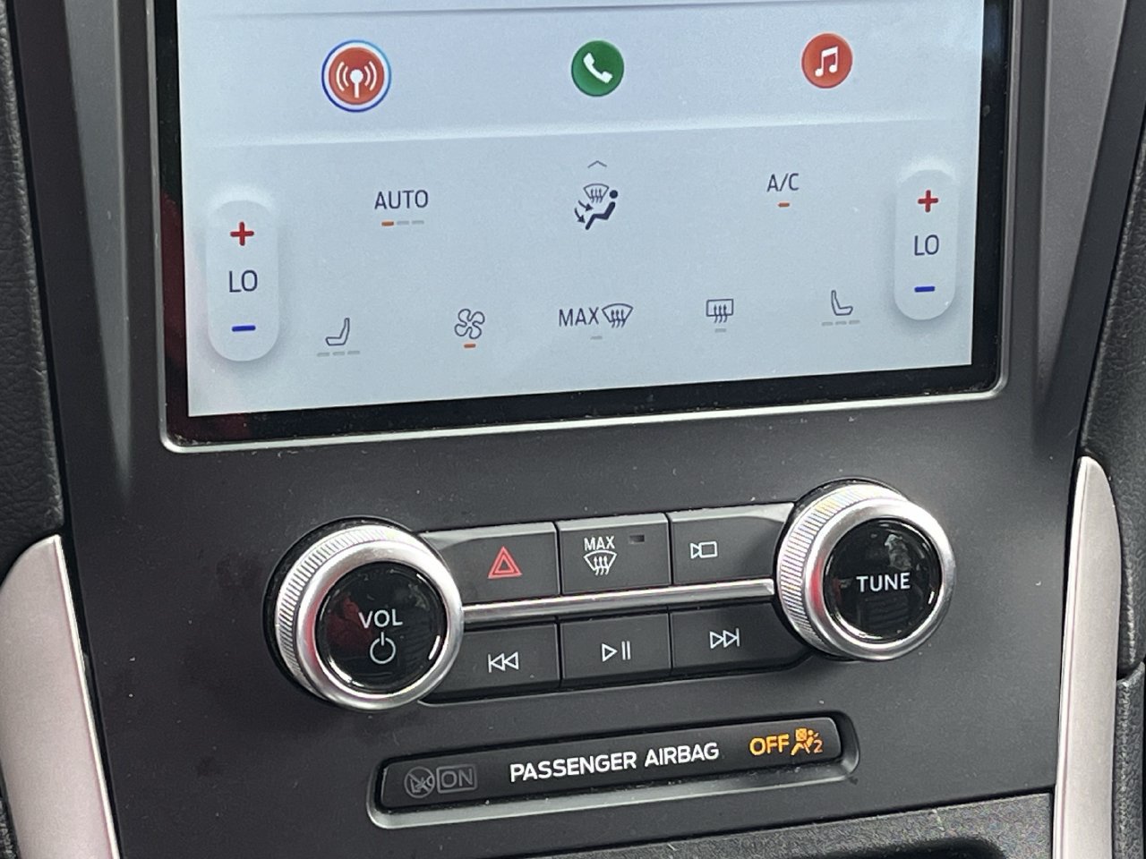 Used 2024 Ford Edge SEL AWD/4WD image 18