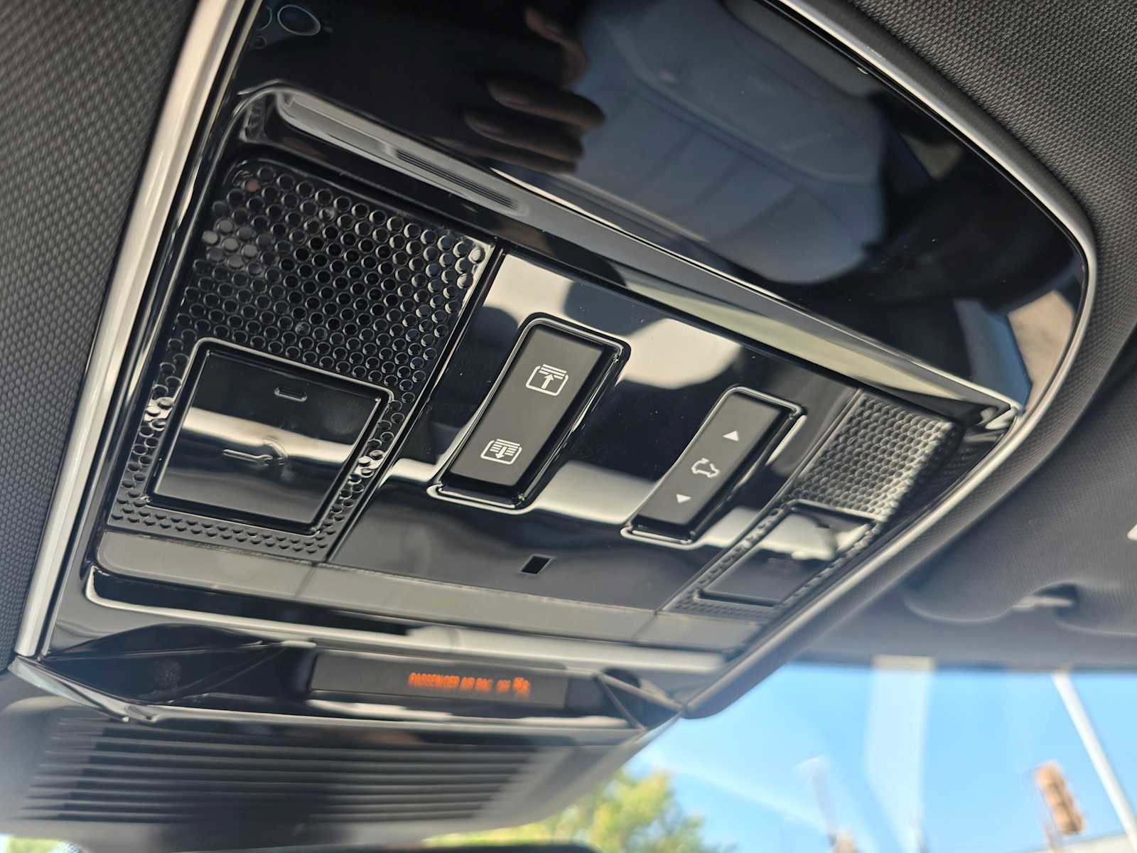 Used 2024 Land Rover Range Rover Sport Dynamic SE image 33